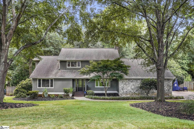 8 Sugarberry Drive