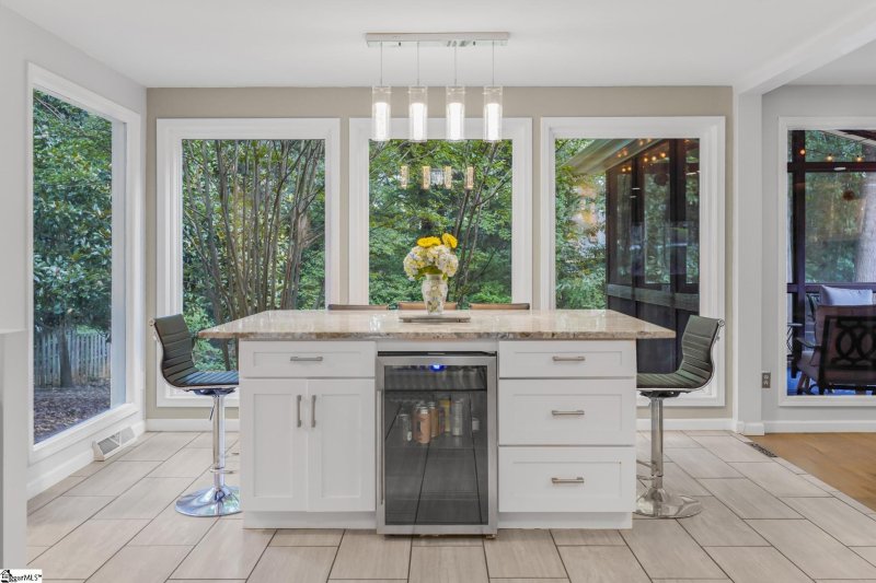 Property image 3 at 8 Sugarberry Drive, Greenville, SC 29615