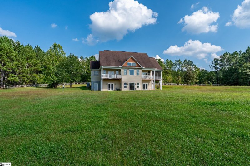 Property image 4 of 842 Dunklin Bridge Road in Horse Creek Farms, Fountain Inn, SC 29644