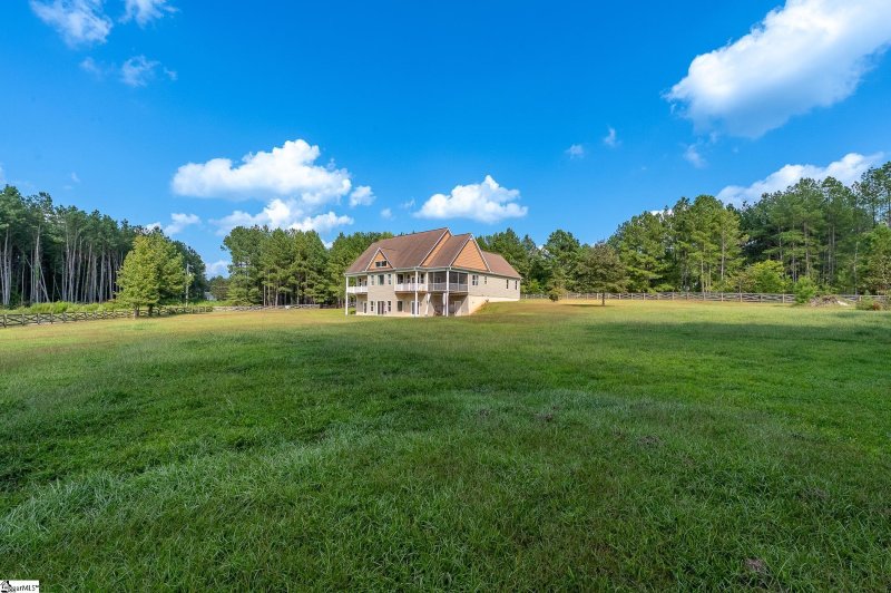 Property image 5 of 842 Dunklin Bridge Road in Horse Creek Farms, Fountain Inn, SC 29644