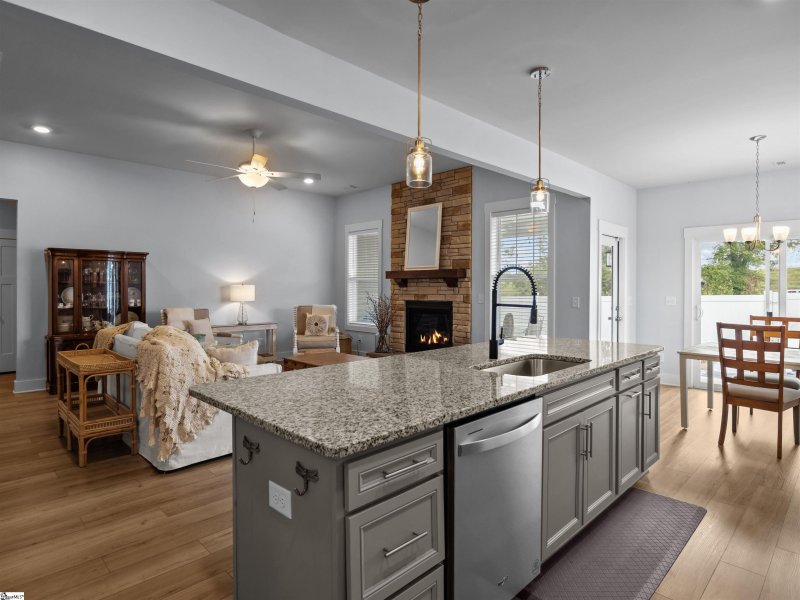 Property image 5 of 529 Fenwick Drive in Anderson Grant, Woodruff, SC 29388