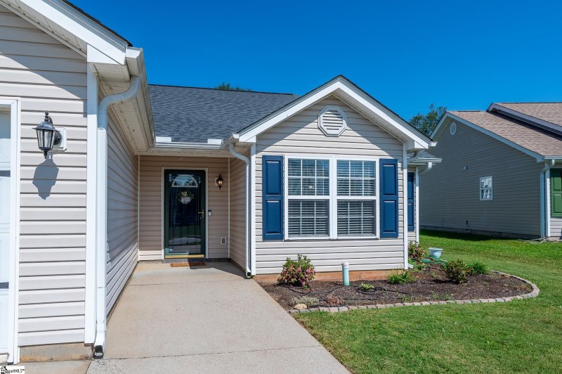 Property image 2 of 146 Kingscreek Drive in Carman Glen, Greer, SC 29650