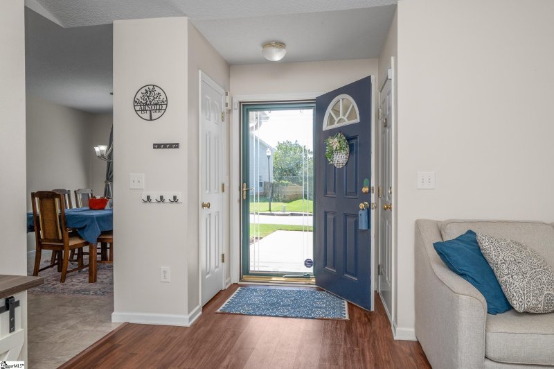 Property image 3 of 146 Kingscreek Drive in Carman Glen, Greer, SC 29650