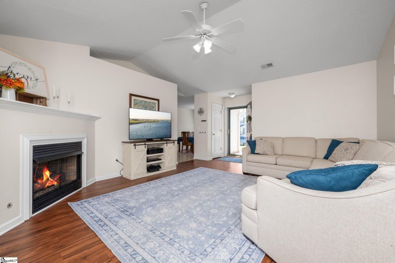 Property image 4 of 146 Kingscreek Drive in Carman Glen, Greer, SC 29650