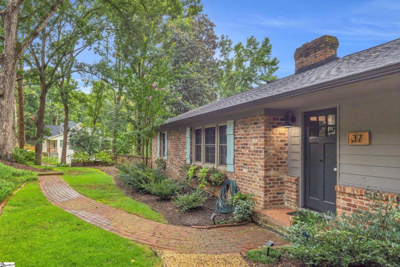 Property image 2 at 37 Arbutus Trail, Greenville, SC 29607