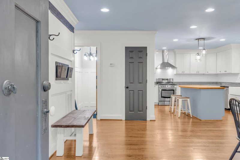 Property image 3 at 37 Arbutus Trail, Greenville, SC 29607