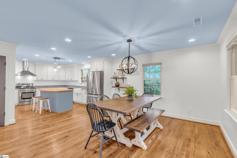 Property image 4 at 37 Arbutus Trail, Greenville, SC 29607