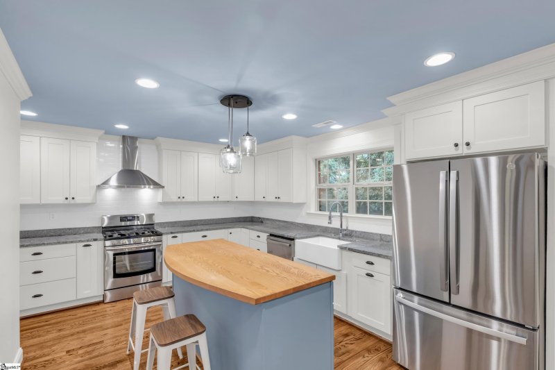 Property image 5 at 37 Arbutus Trail, Greenville, SC 29607