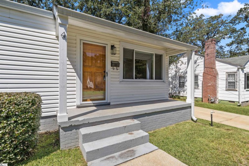 Property image 2 of 4 Druid Street in North Main, Greenville, SC 29609