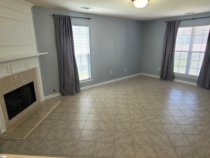 Property image 5 of 216 Clay Thorn Court in Heather Hills, Greer, SC 29651