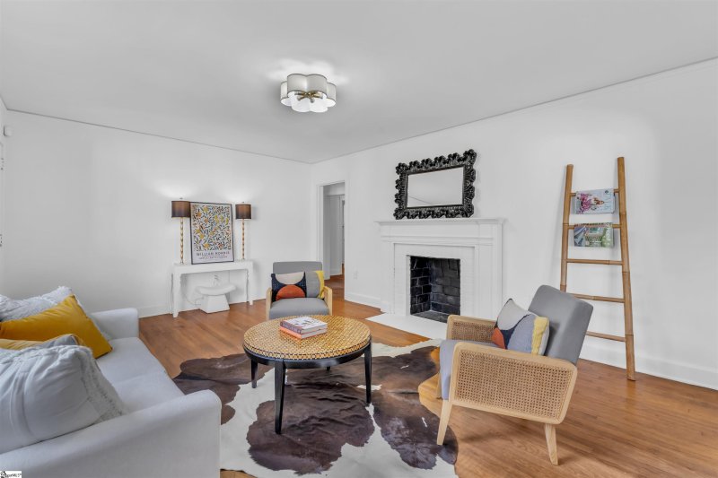 Property image 2 at 136 Augusta Court, Greenville, SC 29605