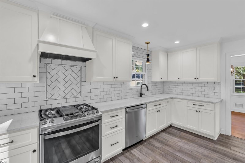 Property image 3 at 136 Augusta Court, Greenville, SC 29605