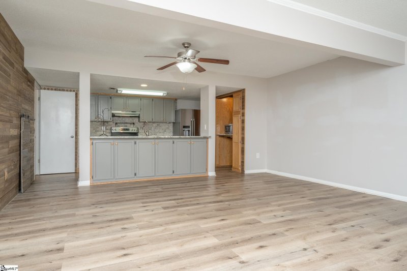 Property image 3 of 109 Royal Court in Harbor Town, Greenville, SC 29611