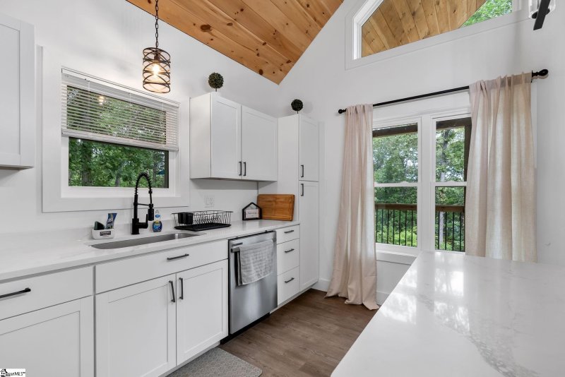 Property image 4 of 252 Dogwood Drive in Foxwood Hills, Westminster, SC 29693