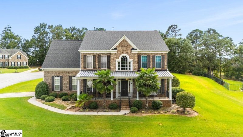 Bennetts Grove, Simpsonville Community