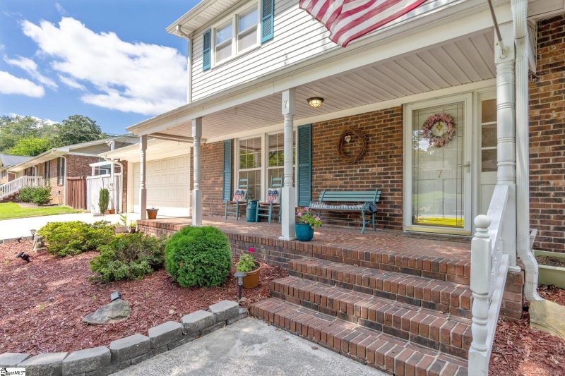 Property image 4 of 7 Confederate Circle in Sheffield Forest, Taylors, SC 29687