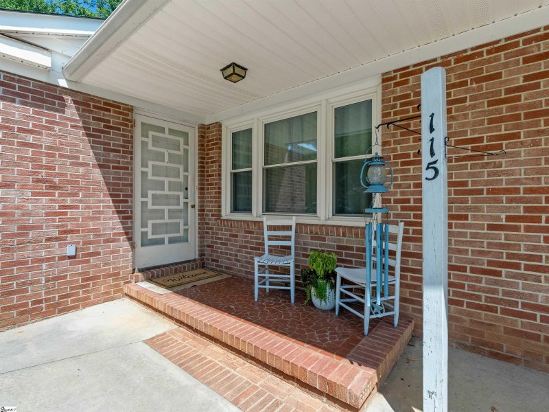 Property image 3 at 115 Kingston Drive, Laurens, SC 29360