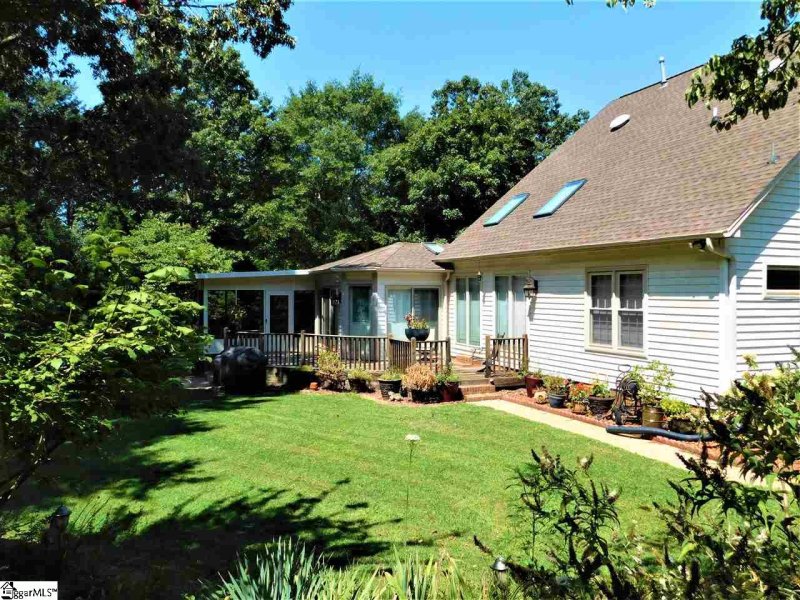 Property image 4 of 102 Lex Court in Woodland Hills, Greer, SC 29651