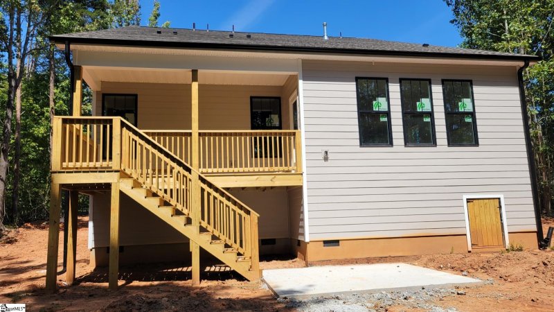 Property image 3 of 155 Palmer Lane in Chickasaw Point, Westminster, SC 29693