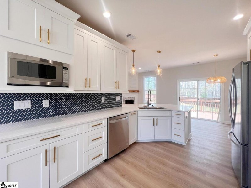 Property image 2 of 22 Heather Stone Court in Waterton, Simpsonville, SC 29680