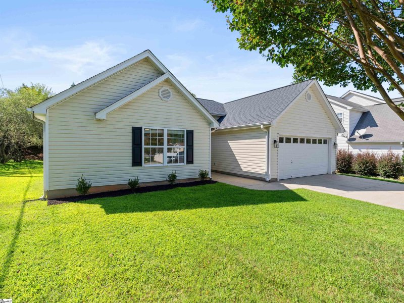 Property image 2 at 203 Basswood Drive, Roebuck, SC 29376