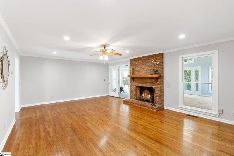 Property image 4 of 8 Nigh Oak Trace in Jamestowne Estates, Greer, SC 29651