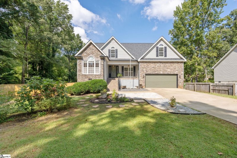 Burdette Estates, Mauldin community