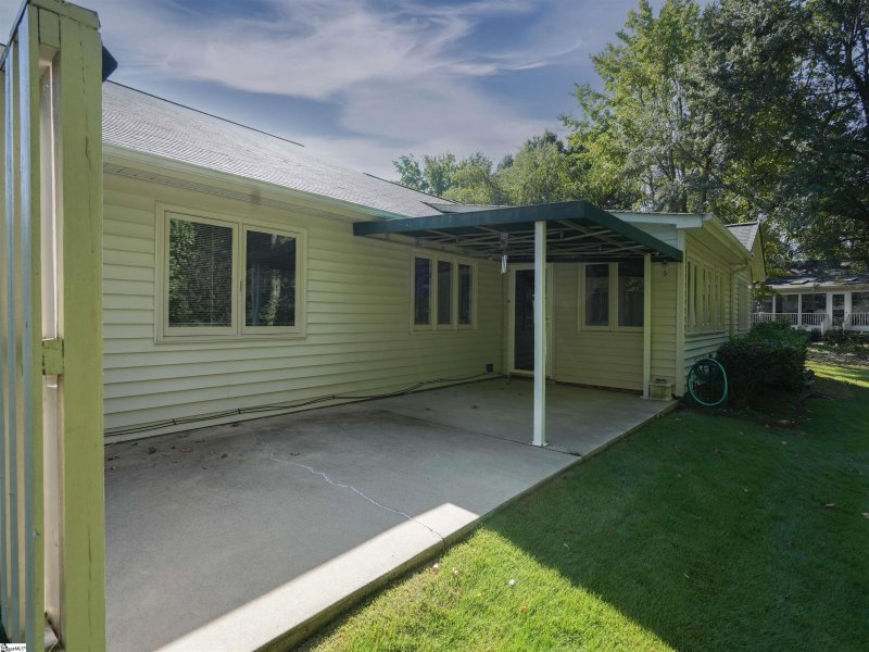 Property image 2 at 21 Creekdale Court, Greenville, SC 29615-5304