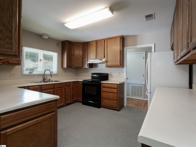 Property image 4 at 21 Creekdale Court, Greenville, SC 29615-5304