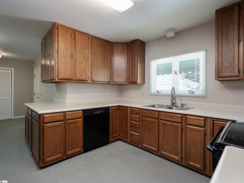 Property image 5 at 21 Creekdale Court, Greenville, SC 29615-5304