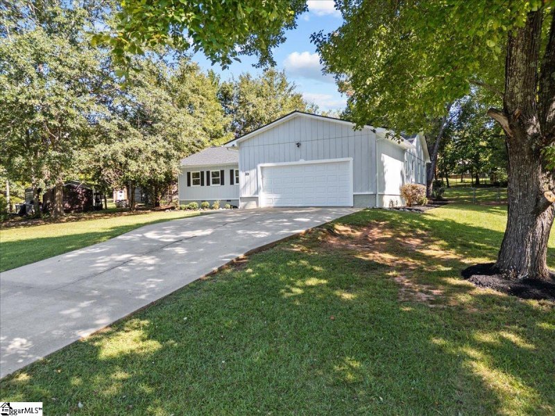 Property image 3 at 305 Woodfield Drive, Easley, SC 29642