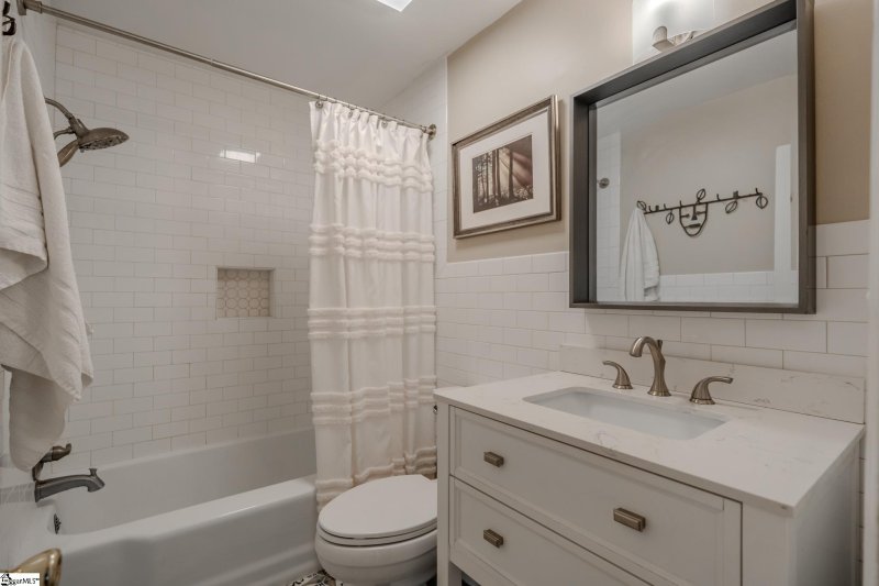 Property image 5 of 411 Crosby Circle in Paramount Park, Greenville, SC 29605