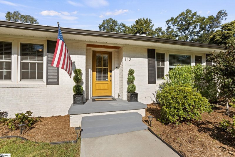 Property image 4 at 112 Robin Hood Road, Greenville, SC 29607