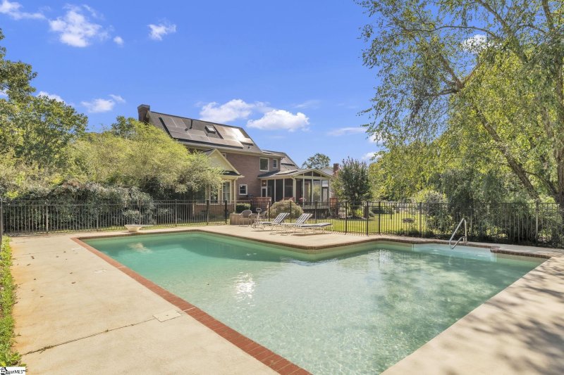 Property image 2 of 116 Yorkshire Court in Wendermere, Easley, SC 29642