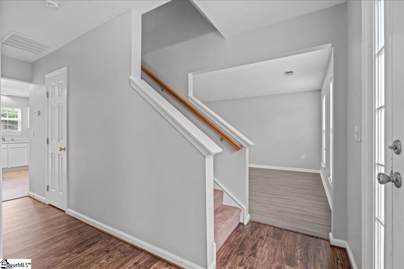 Property image 3 of 306 Londonderry Court in Shelburne Farms, Greer, SC 29650