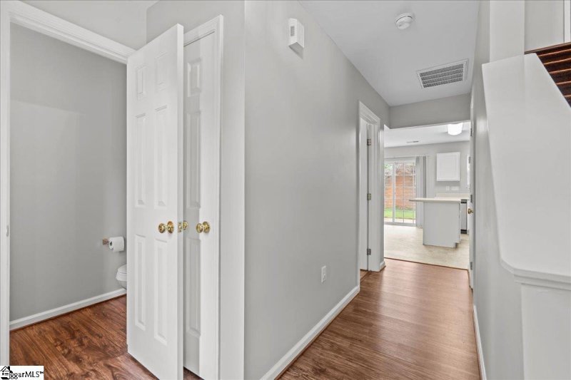 Property image 4 of 306 Londonderry Court in Shelburne Farms, Greer, SC 29650