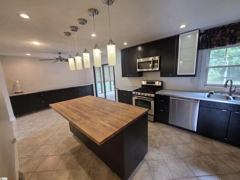 Property image 4 of 5023 Raintree Lane in Pelham Woods, Greenville, SC 29615