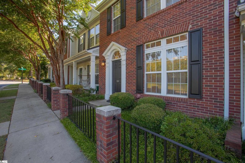Property image 2 of 110 Auburn Top Lane in Hadley Park, Mauldin, SC 29662