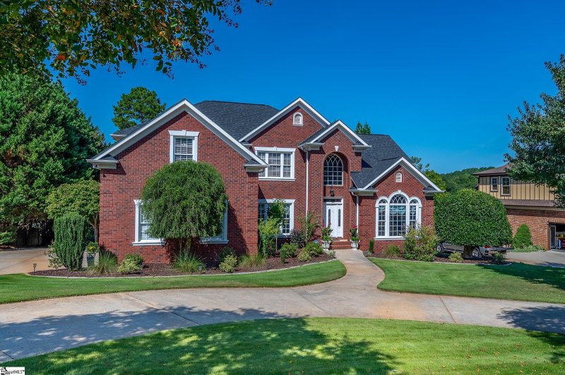 104 Walnut Creek Way