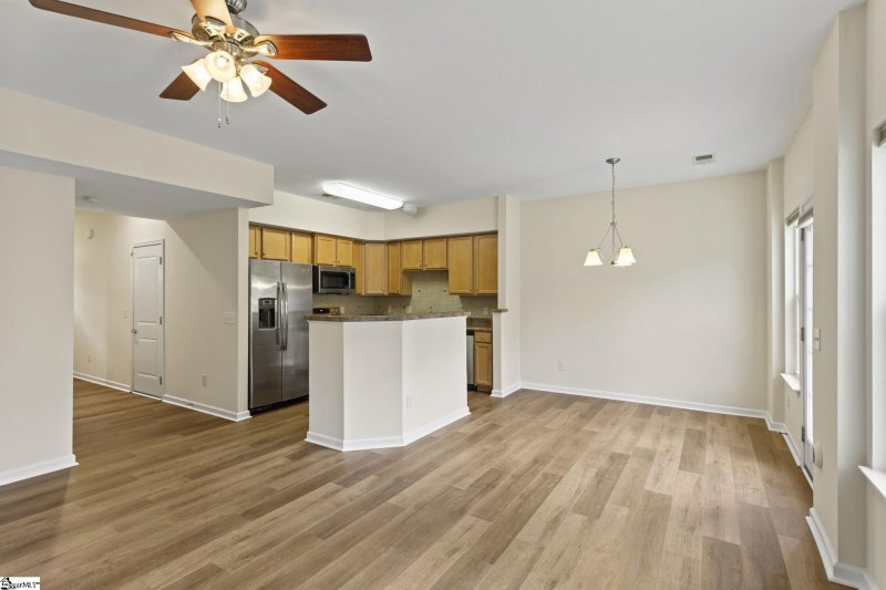 Property image 2 of 468 Woodbark Court in Crescentwood Village, Mauldin, SC 29662