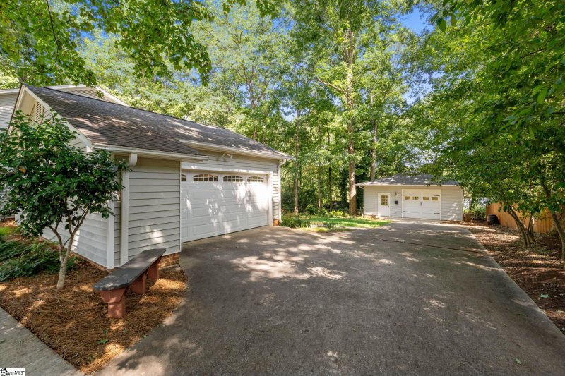 Property image 2 of 14 Sugarberry Drive in Dove Tree, Greenville, SC 29615