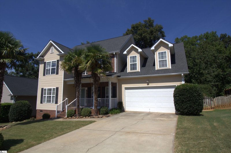Property image 3 of 504 Goatsbeard Court in Long Creek Plantation, Simpsonville, SC 29680