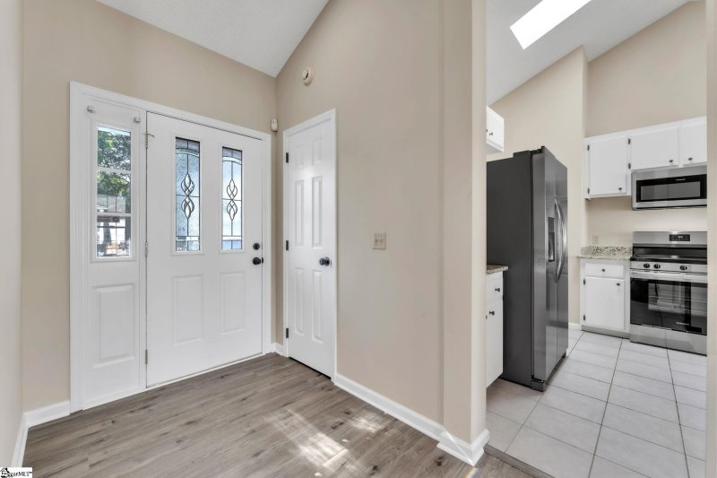 Property image 3 at 303 Rockland Drive, Simpsonville, SC 29681