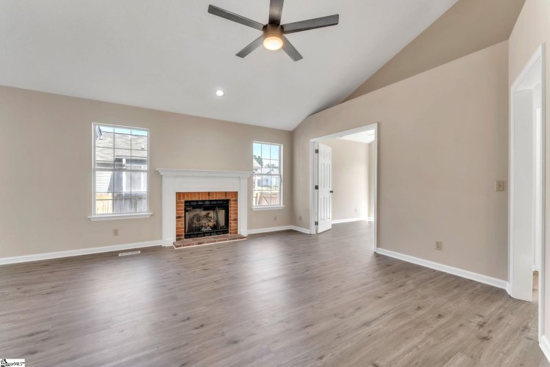 Property image 4 at 303 Rockland Drive, Simpsonville, SC 29681