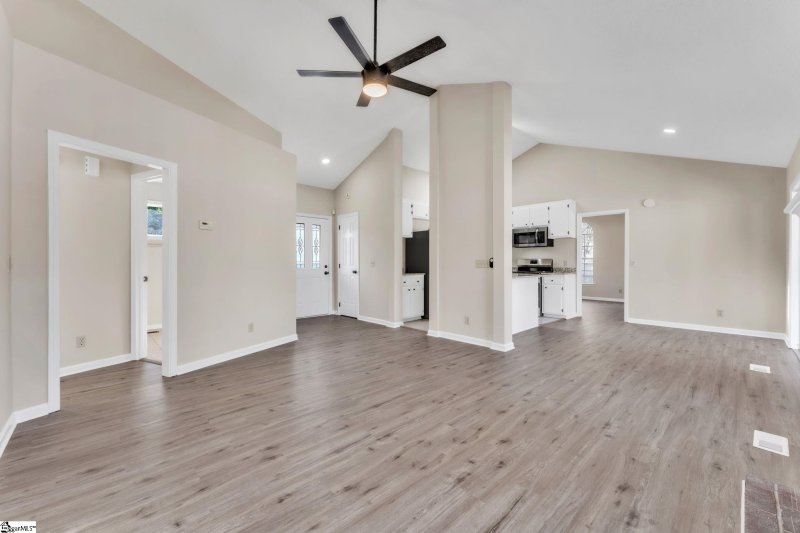 Property image 5 at 303 Rockland Drive, Simpsonville, SC 29681