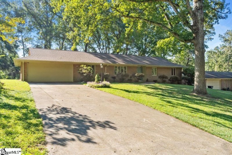 Forest Acres, Taylors Community
