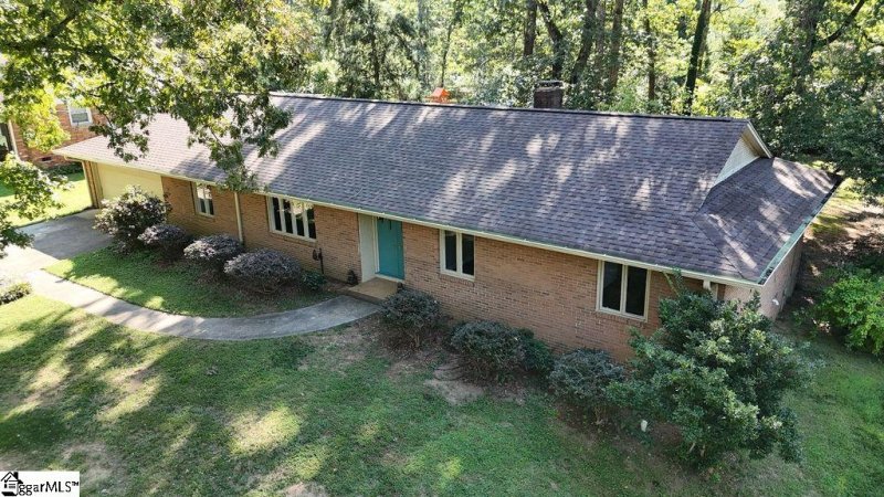 Property image 4 of 107 Wood Heights Avenue in Forest Acres, Taylors, SC 29687