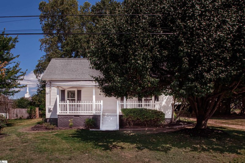 Property image 2 at 305 S 6th Street, Easley, SC 29640
