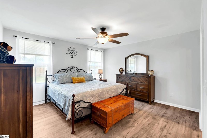 Property image 4 of 618 Maplestead Farms Court in Maplestead Farms, Greenville, SC 29617