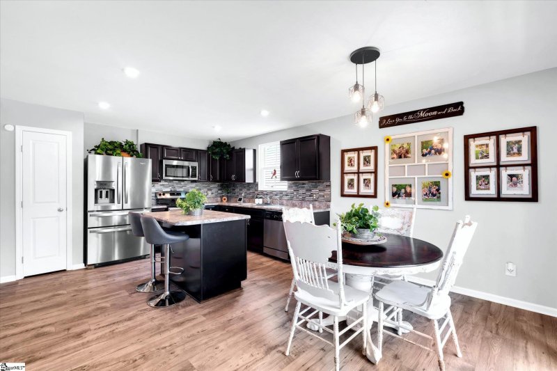 Property image 5 of 618 Maplestead Farms Court in Maplestead Farms, Greenville, SC 29617